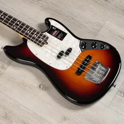 MINT FENDER AMERICAN PERFORMER MUSTANG BASS, ROSEWOOD FINGERB, 3-COLOR SUNBURST