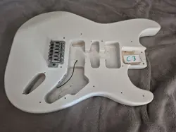 LIGHTWEIGHT STRATOCASTER STRAT GUITAR BODY WHITE + BRIDGE FITS FENDER / SQUIER