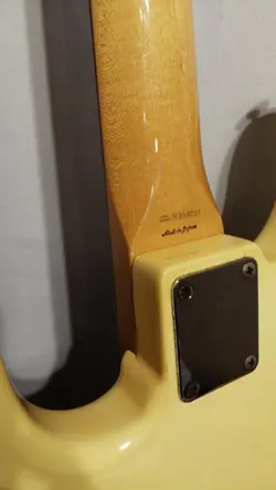 JB62-80 ELECTRIC BASS