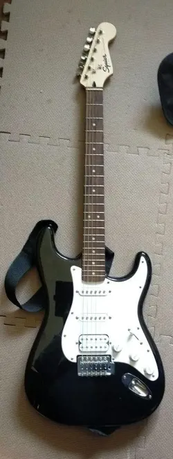 FENDER SQUIER ST-STYLE