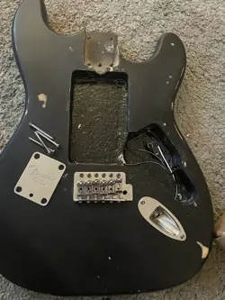 STRATOCASTER BODY WITH FENDER HARDWARE