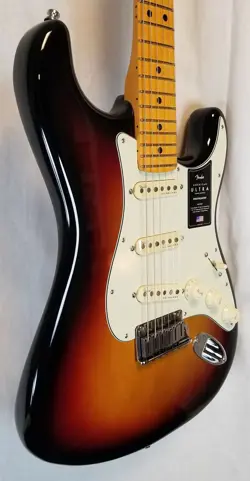 ULTRA STRATOCASTER MAPLE