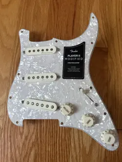 PICKGUARD STRAT NOISELESS