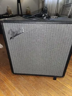  FENDER RUMBLE