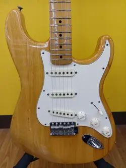 70S STRATOCASTE USED