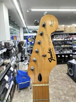 SQUIER SERIES STRATOCASTER