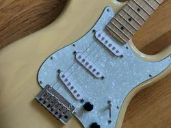 FENDER DELUXE  STRATOCASTER ASH BODY *LOADED*