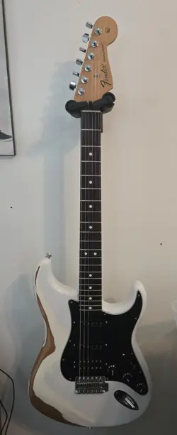 2010 FENDER STRATOCASTER