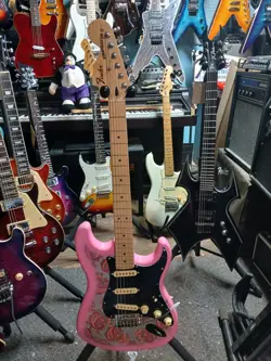 FENDER-MADEINUSA-NOT-GREAT PRETENDER  PAISLEY-LEFT HAND NECK FINISH THIS PROJECT