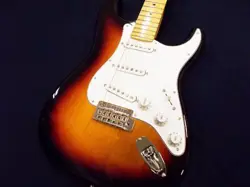 FENDER MADE IN JAPAN HYBRID II STRATOCASTER MAPLE FINGERBOARD 3 COLOR SUNBURST