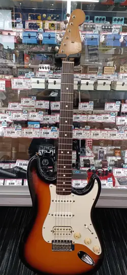 STRATCASTER ELECTRIC GUITAR-01