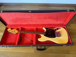 FENDER 1978 MUSTANG ELECTRIC GUITAR W/ HARD CASE FROM JAPAN