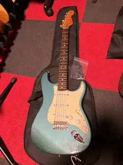 ’60S STRATOCASTER FROM