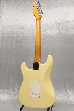 62 STRATOCASTER WHITE