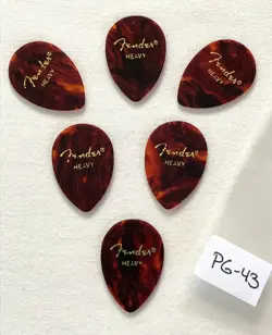 PICKS VINTAGE FENDER