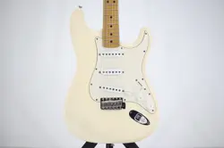 FENDER CLASSIC 70S STRATCASTER