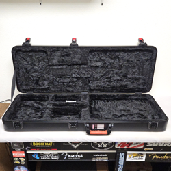 ROAD RUNNER BLACK HARDSHELL CASE FITS FENDER STRAT / TELE SIZED ELECTRIC GUITAR