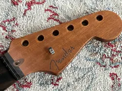 FENDER ACOUSTASONIC STRATOCASTER GUITAR NECK BLEM