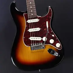 FENDER MADE IN JAPAN  FSR TRADITIONAL 60S STRATOCASTER 3-COLOR SUNBURST