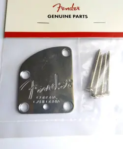FENDER® DELUXE STRAT CHROME HANDLE PLATE