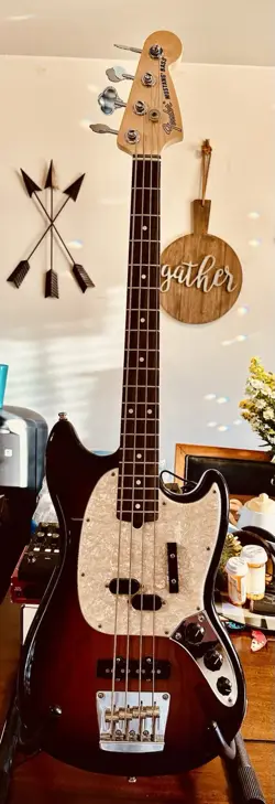 PERFORMER ELECTRIC BASS
