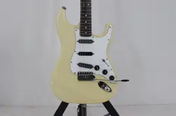 FENDER JAPAN ST72-145RB ELECTRIC GUITAR