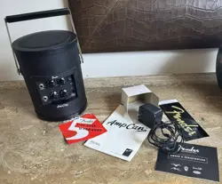 FENDER AMP CAN 2-CHANNEL 15-WATT  AMPLIFIER PR327 WITH CHARGER WORKS