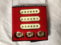 GUITAR PICKUPS SET
