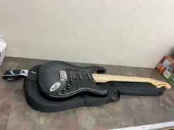 AFFINITY STRATOCASTER GRAY/BLACK