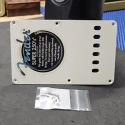 2002 FENDER 50S 60S VINTAGE WHITE 1-PLY STRAT TREMOLO COVER & SCREWS BACK PLATE