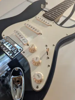 GUITAR 2005 STRATOCASTER