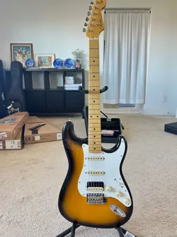 FENDER JV MODIFIED '50S STRATOCASTER HSS (MADE IN JAPAN) WITH GIG BAG