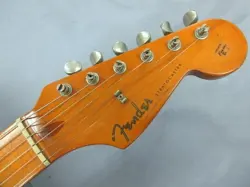 1957 STRATOCASTER 2TS