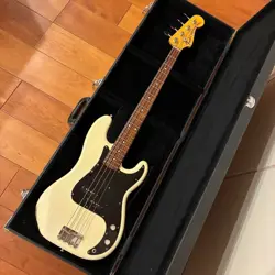 FENDER JAPAN PB70-70US PRECISION BASS VINTAGE WHITE MADE IN JAPAN W/HARDCASE