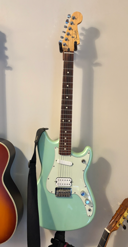 MADE IN MEXICO FENDER DUO SONIC HS, EXCELLENT CONDITION