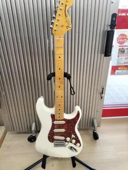 FENDER JV MOD 60S STRAT ELECTRIC GUITAR SAFE DELIVERY FROM JAPAN