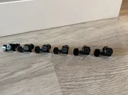 FENDER DELUXE LOCKING STAGGERED GUITAR TUNERS BLACK