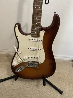 HANDED STRATOCASTER 2011