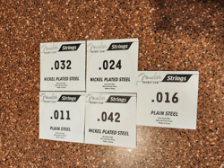 5 FENDER NICKEL PLATE AND PLAIN STEEL GUITAR STRINGS MIXED BULK LOT