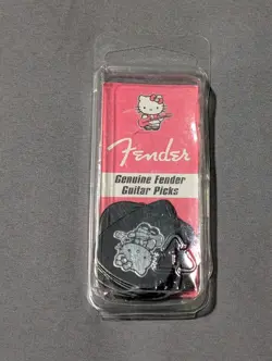 HELLO KITTY FENDER MEDIUM GUITAR PICKS 12 PACK 2005 RARE
