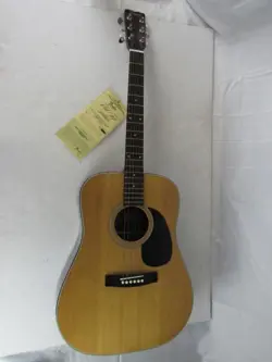 VINTAGE FENDER (JAPAN) F-35 ACOUSTIC 6 STRING GUITAR W HARD SHELL CASE