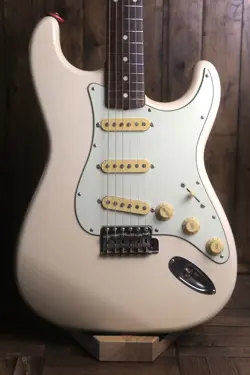 CLEAN FENDER STRATOCASTER ST-62-70TX, MADE IN JAPAN 1993-1994 - VINTAGE WHITE