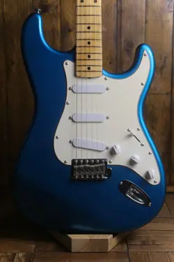 BEAUTIFUL FENDER STRATOCASTER ST-STD, MADE IN JAPAN 1993-1994 - LAKE PLACID BLUE