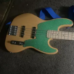 FENDER SQUIRT BASS