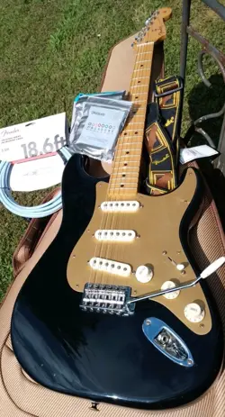 2011 FENDER SPECIAL EDITION STANDARD STRATOCASTER MN MAPLE NECK GREAT PLAYING