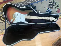 2007 FENDER STRAT VG MINT WITH CASE