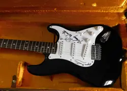 AFFINITY STRATOCASTER SIGNED