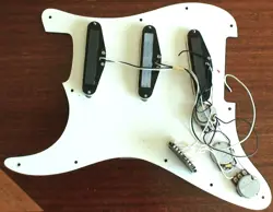 VINTAGE 1980'S FENDER