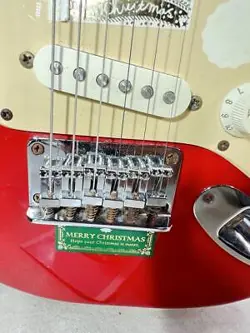 SQUIER BY FENDER MINI GUITAR STRATOCASTER RED