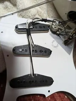 STRATOCASTER STRAT FENDER